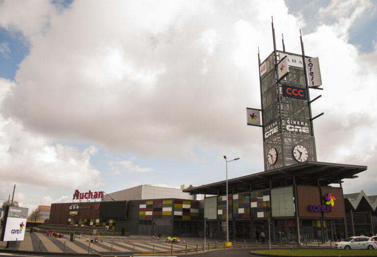 Coresi Mall